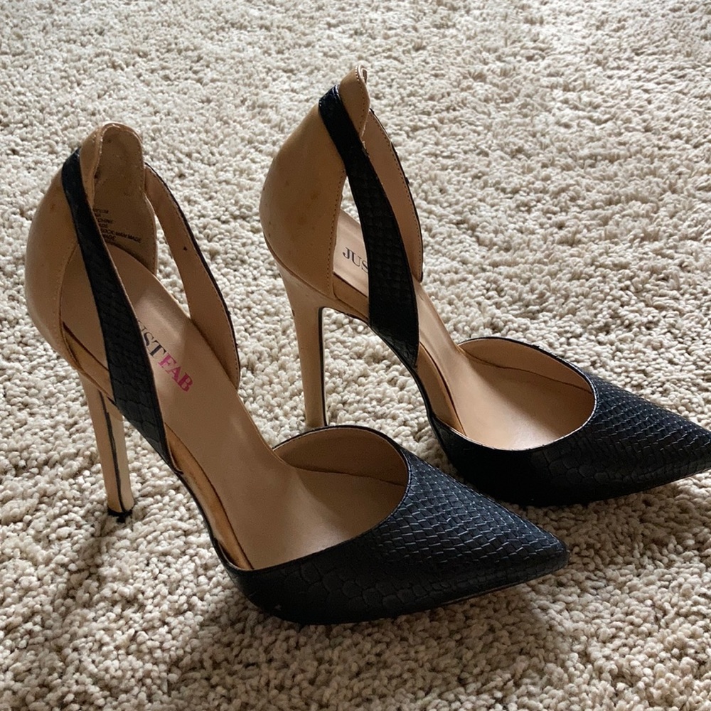 Beautiful black/ tan JustFab heels